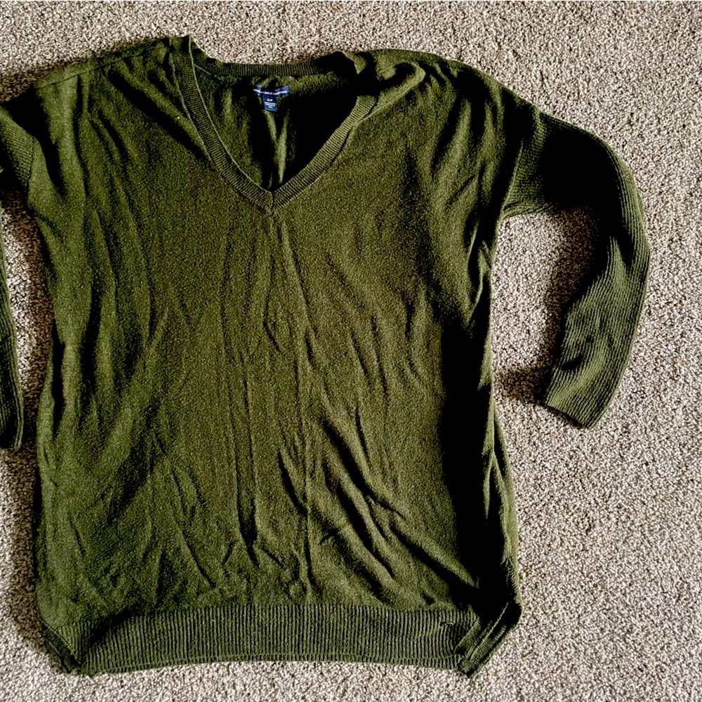 Relaxed fit sweater.